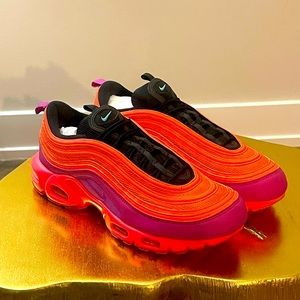 100% authentic nike air max plus 97 hyper magenta size 10.5 US 😎🔥